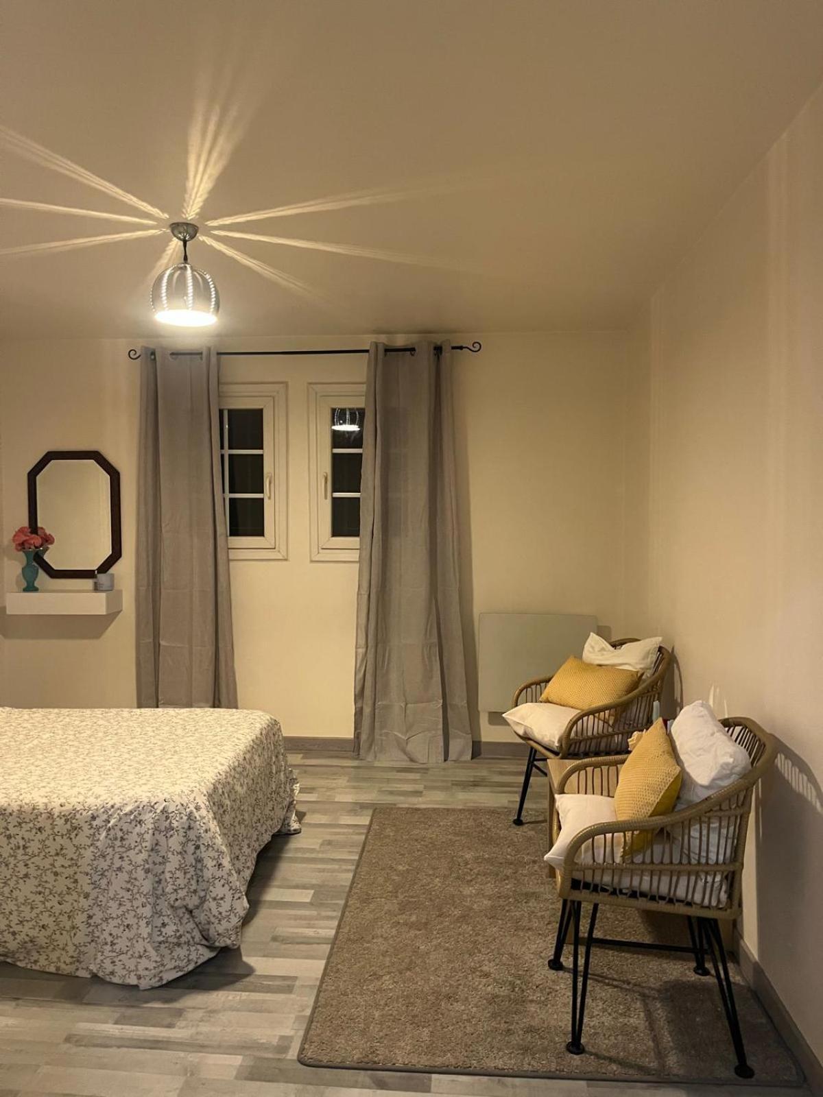 La Mhirabelle Hotell Saint-Paul-de-Vence Rom bilde
